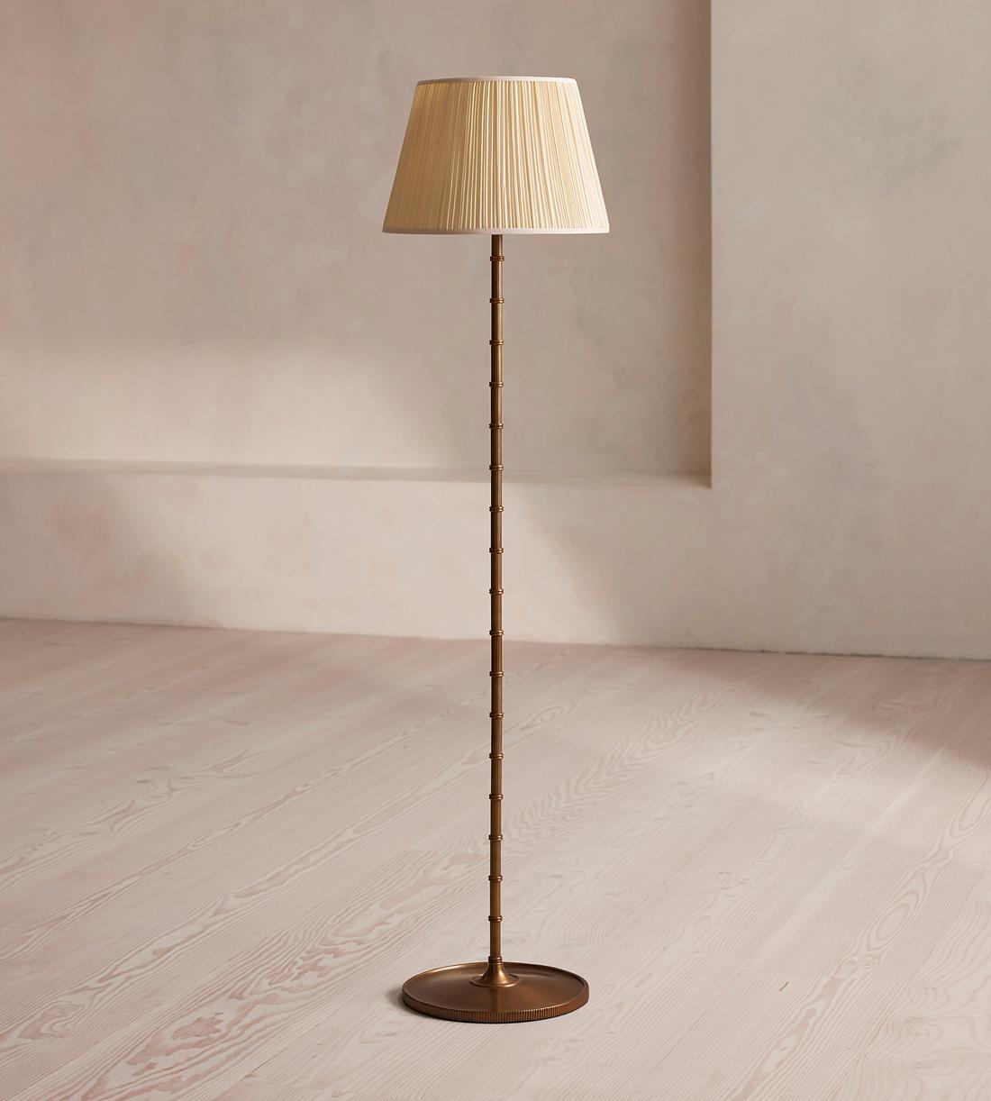 How to Change Led Lamp in Dean Floor Lamp: Easy Step-by-Step Guide