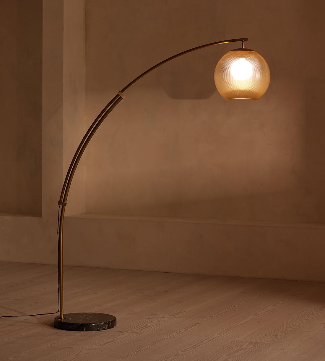 Wavecrest Table Lamp, image size:1100x1222