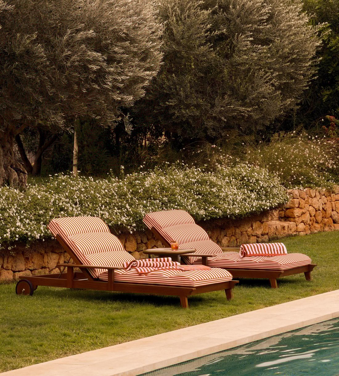 Ardingly Outdoor Chaise Lounger, House Stripe, Red