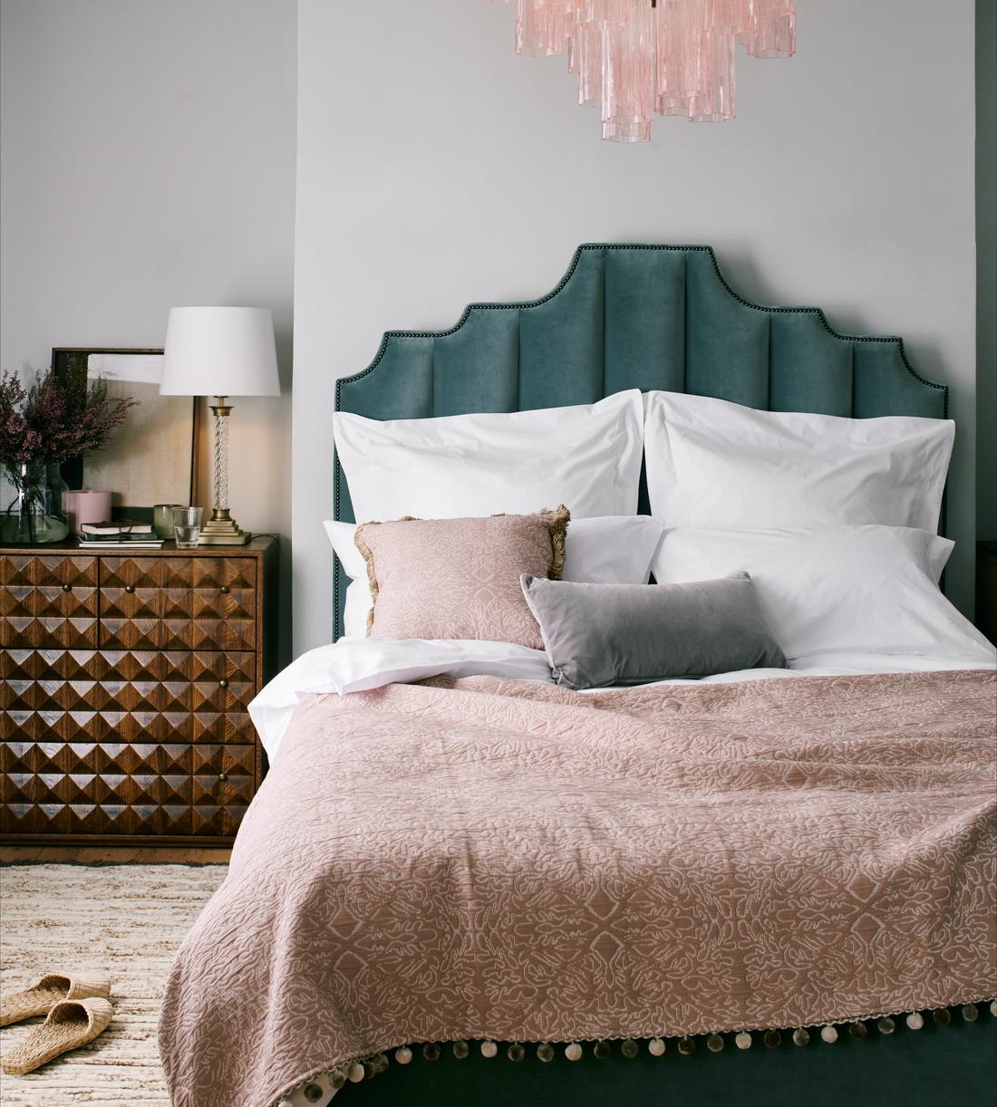 Adeline Bedspread, Dusky Pink