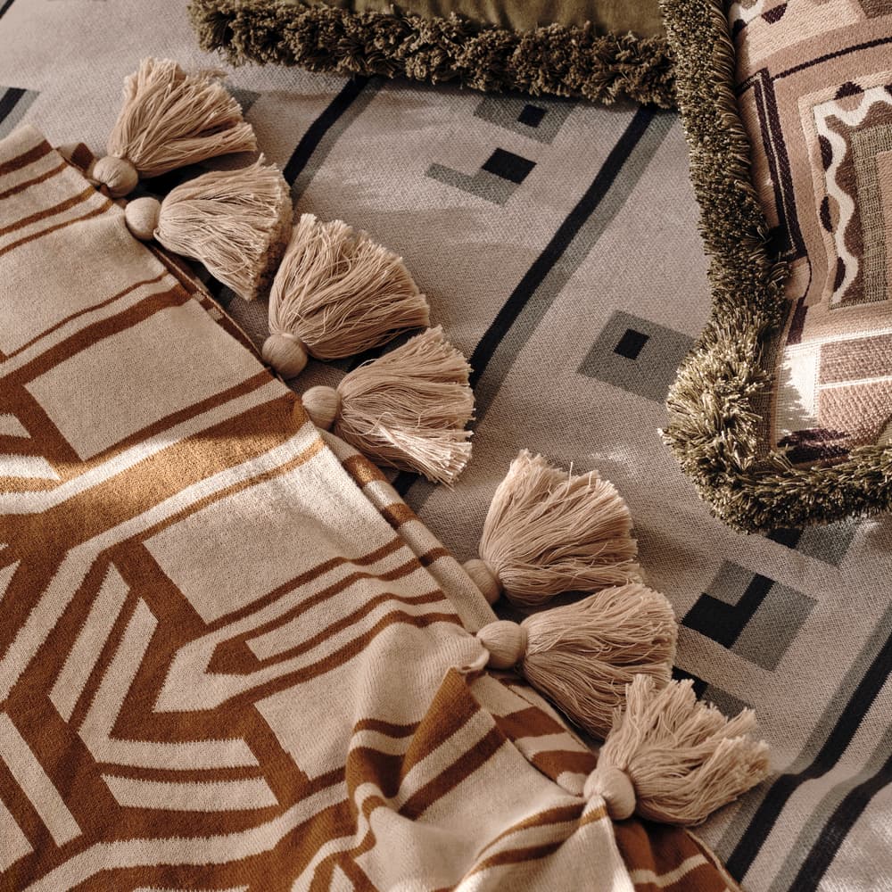 Jordan Throw - Ochre - 210 x 275cm - Images - Image 3