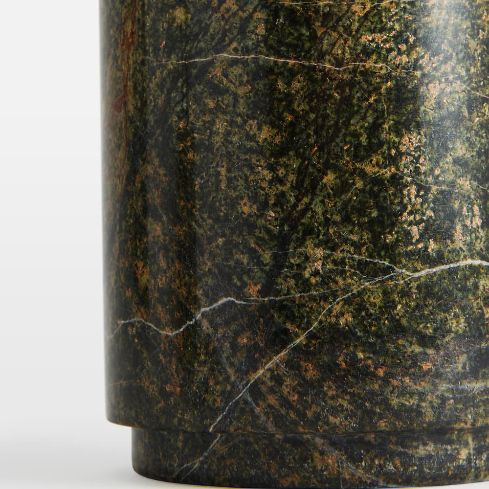 Verona Leather & Oud Marble Candle - 260g - Images - Image 3