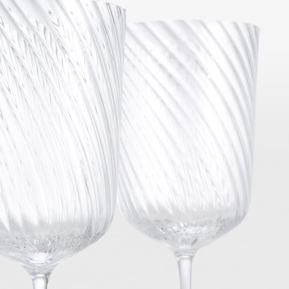 Brimscombe Optic Red Wine Glass - Set of Four - Images - Image 3