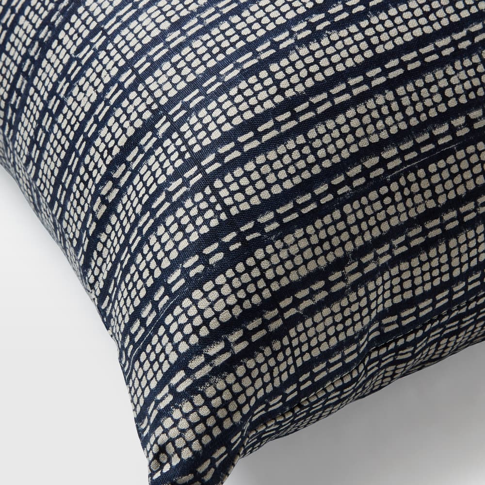 Edderton Square Cushion - Navy - Images - Image 3