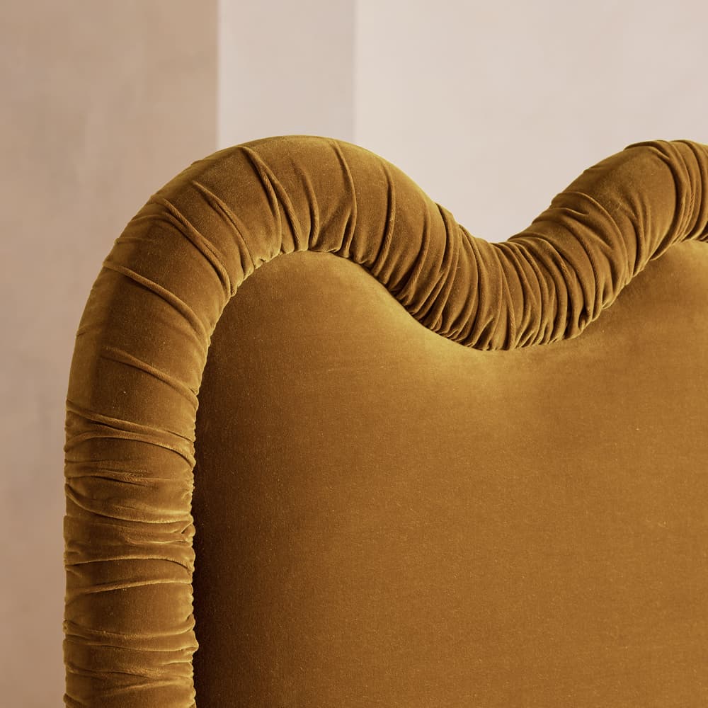 Tristan Bed - King - Velvet - Mustard - US - Images - Image 3