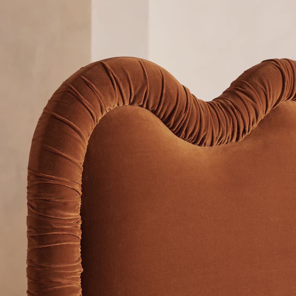 Tristan Bed - King - Velvet - Cinnamon - US - Images - Image 3