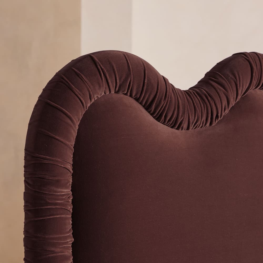 Tristan Bed - Queen - Velvet - Aubergine - US - Images - Image 3