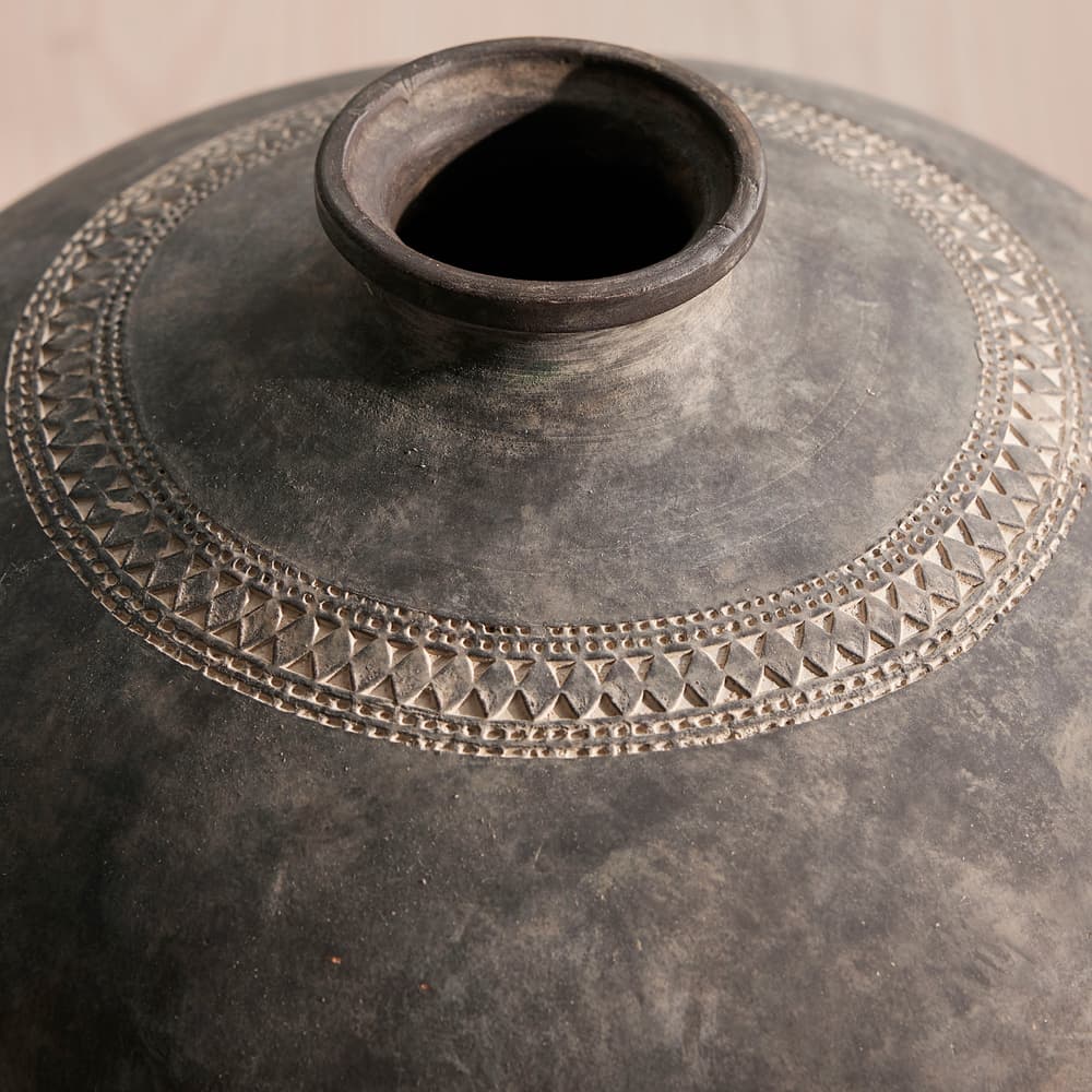 Kos Floor Vase - Wide - Images - Image 3