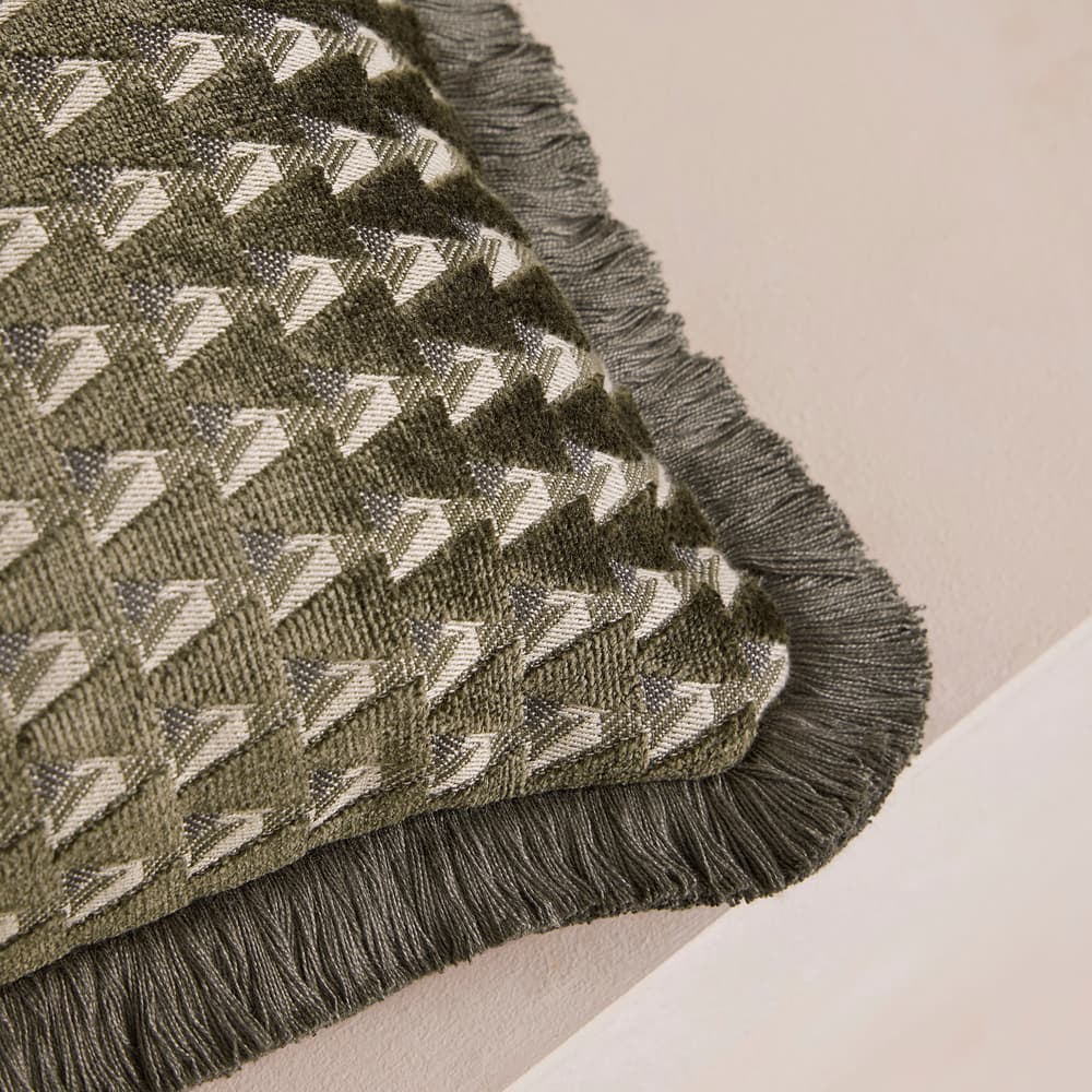 Charis Oblong Cushion - Charcoal - Images - Image 3