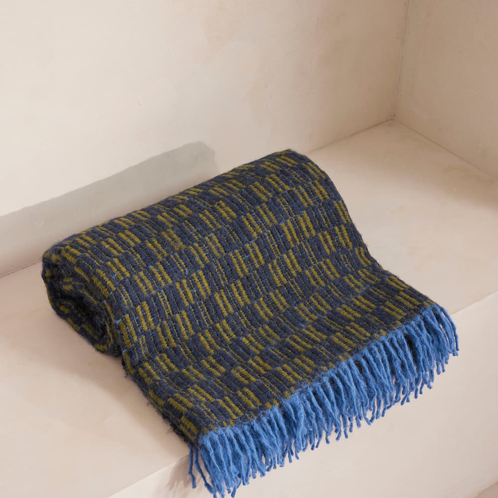 Claudius Throw - Blue - Images - Image 3
