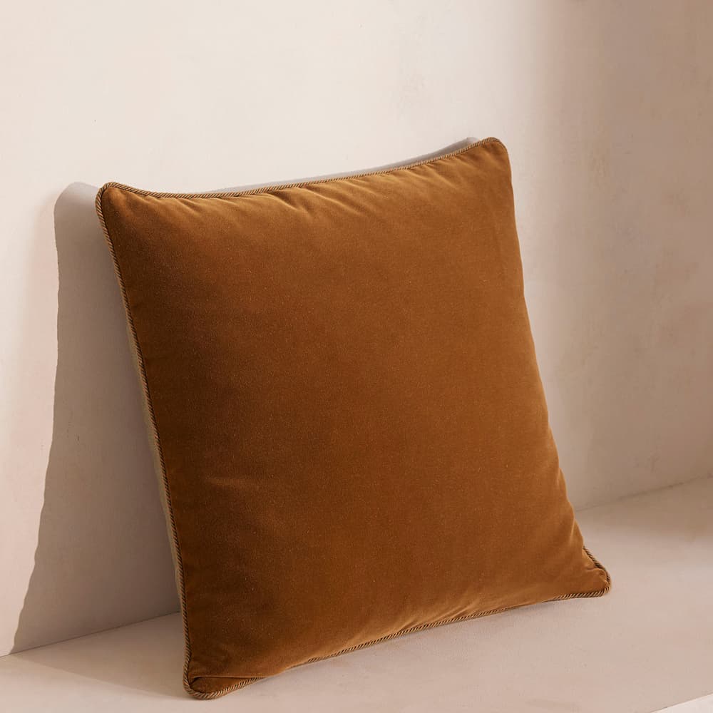 Darcy Square Cushion - Velvet - Mustard - Images - Image 3