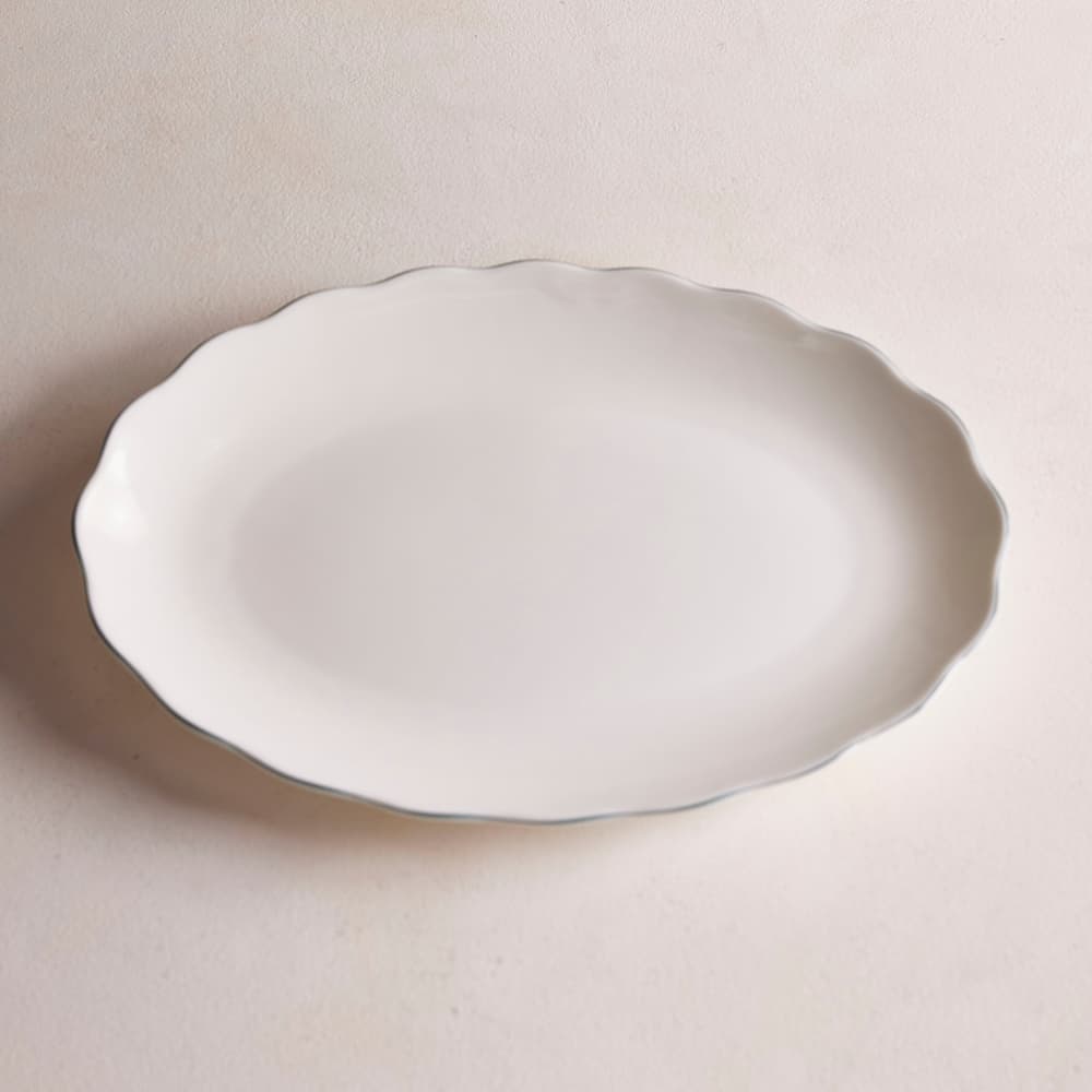 Scalloped Oval Dish - Large - Green Rim - Images - Image 3
