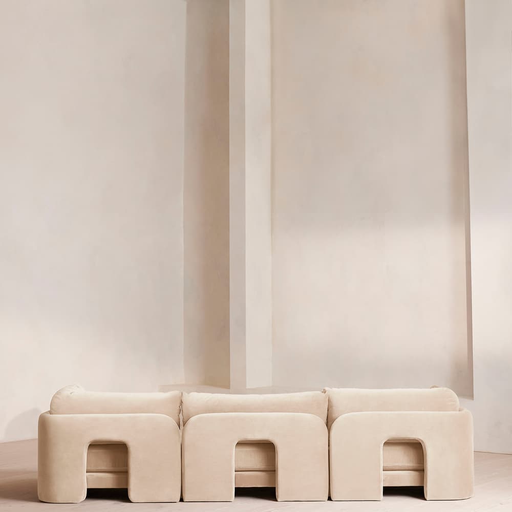 Odell Deeper Sit Sectional Sofa - Four Seater - Velvet Porcelain US - Images - Image 3