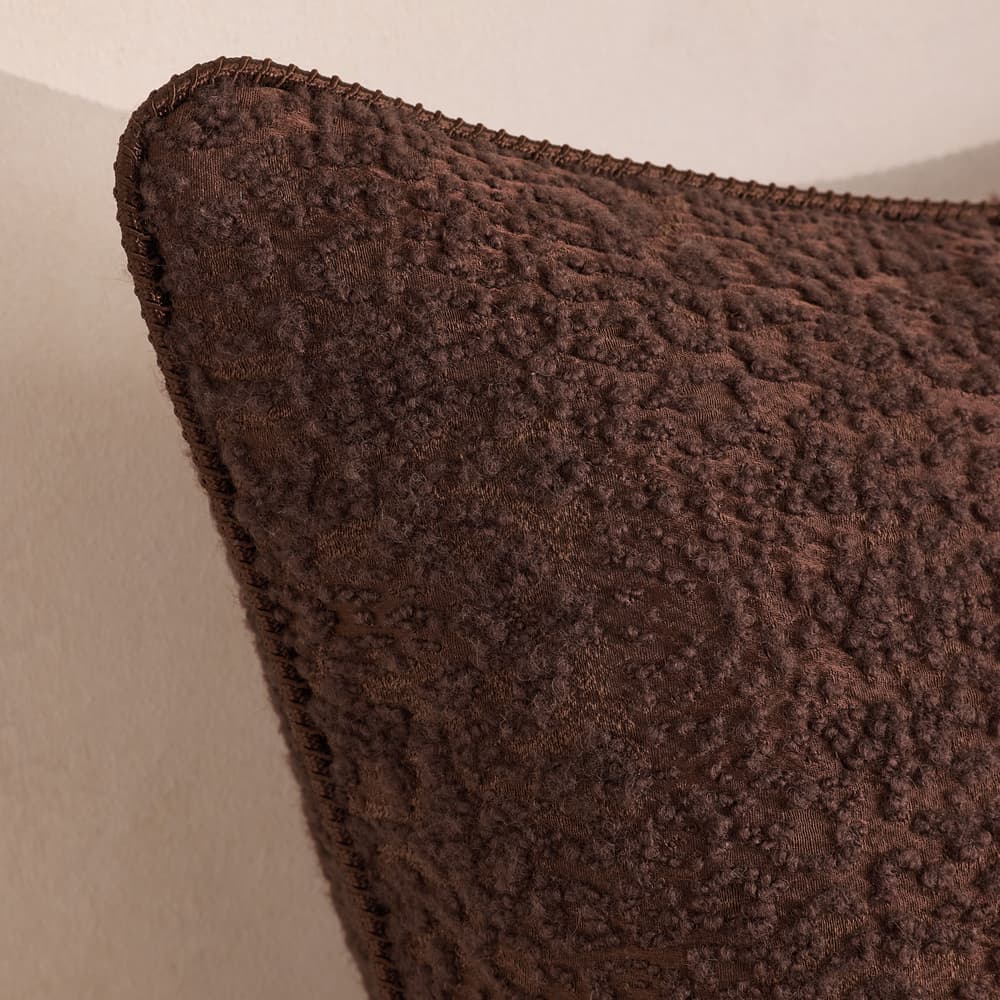 Penelope Square Cushion - Bordeaux - Images - Image 3