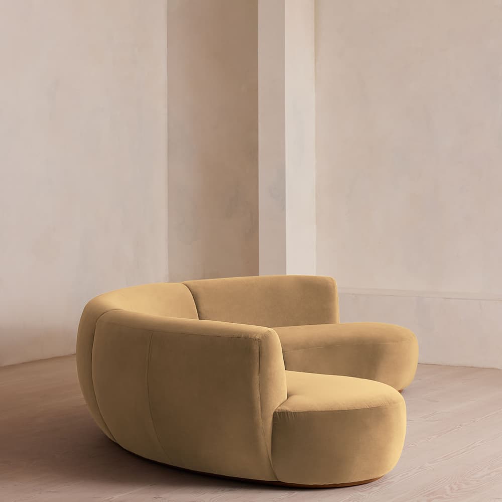 Aline Serpentine Sectional Sofa - Four Seater - Camel Velvet - US - Images - Image 3