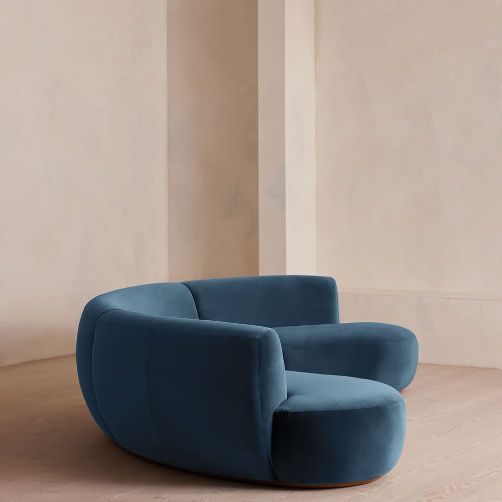 Aline Serpentine Sectional Sofa - Four Seater - Royal Blue Velvet - US - Images - Image 3