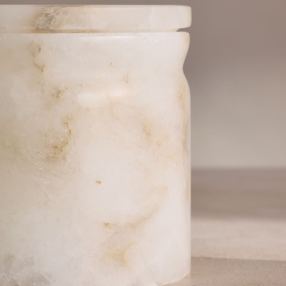 Bergamot & Mandarin Candle - Alabaster - 660g - Images - Image 3