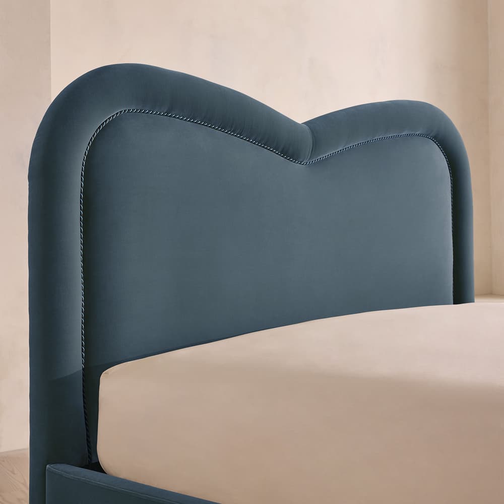 Keira Bed - Queen - Velvet - Grey Blue - US - Images - Image 3