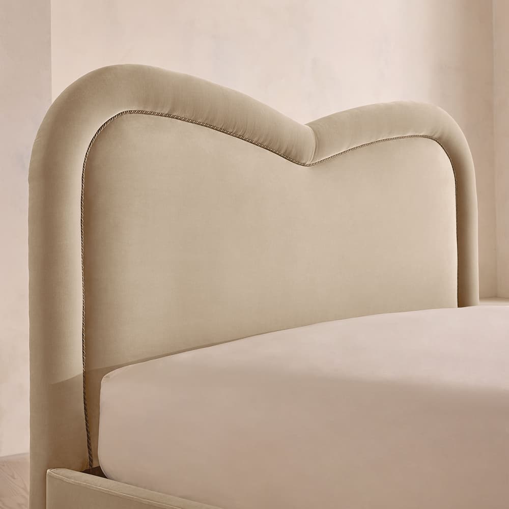 Keira Bed - Queen - Velvet - Oyster - US - Images - Image 3