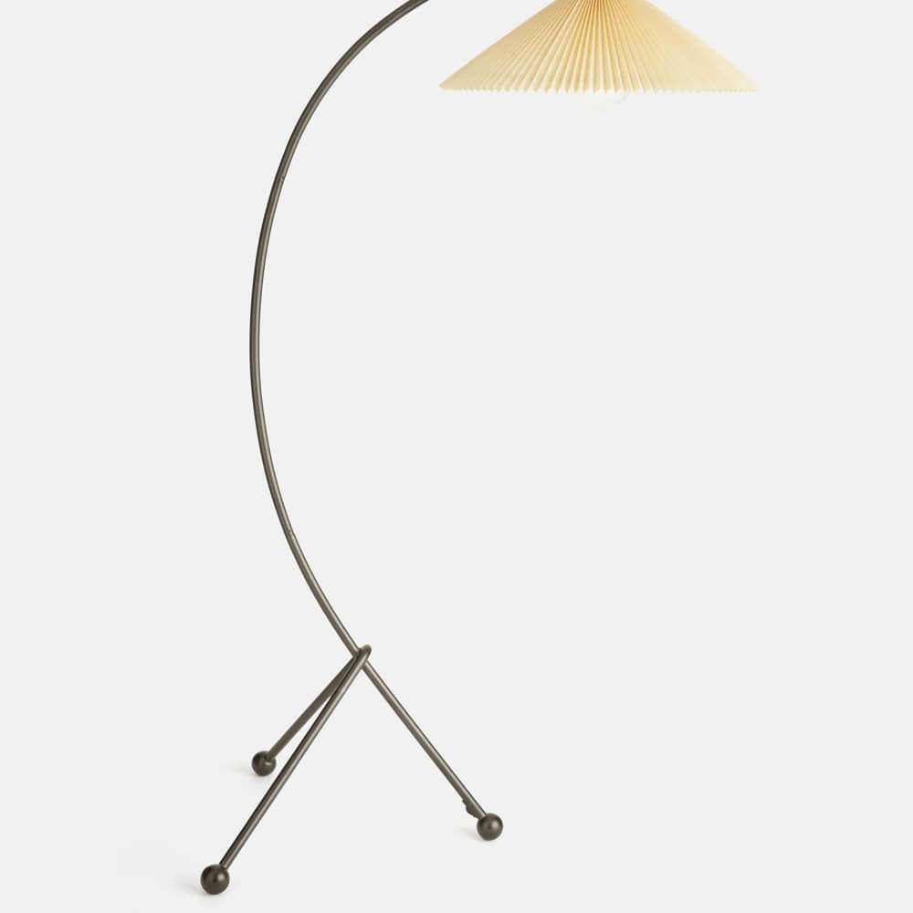 Curve Floor Lamp - US - Images - Image 3