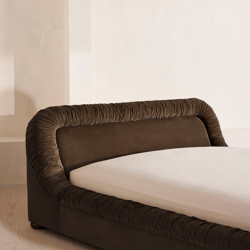 Vara Bed - King - Velvet - Chocolate - Images - Image 3