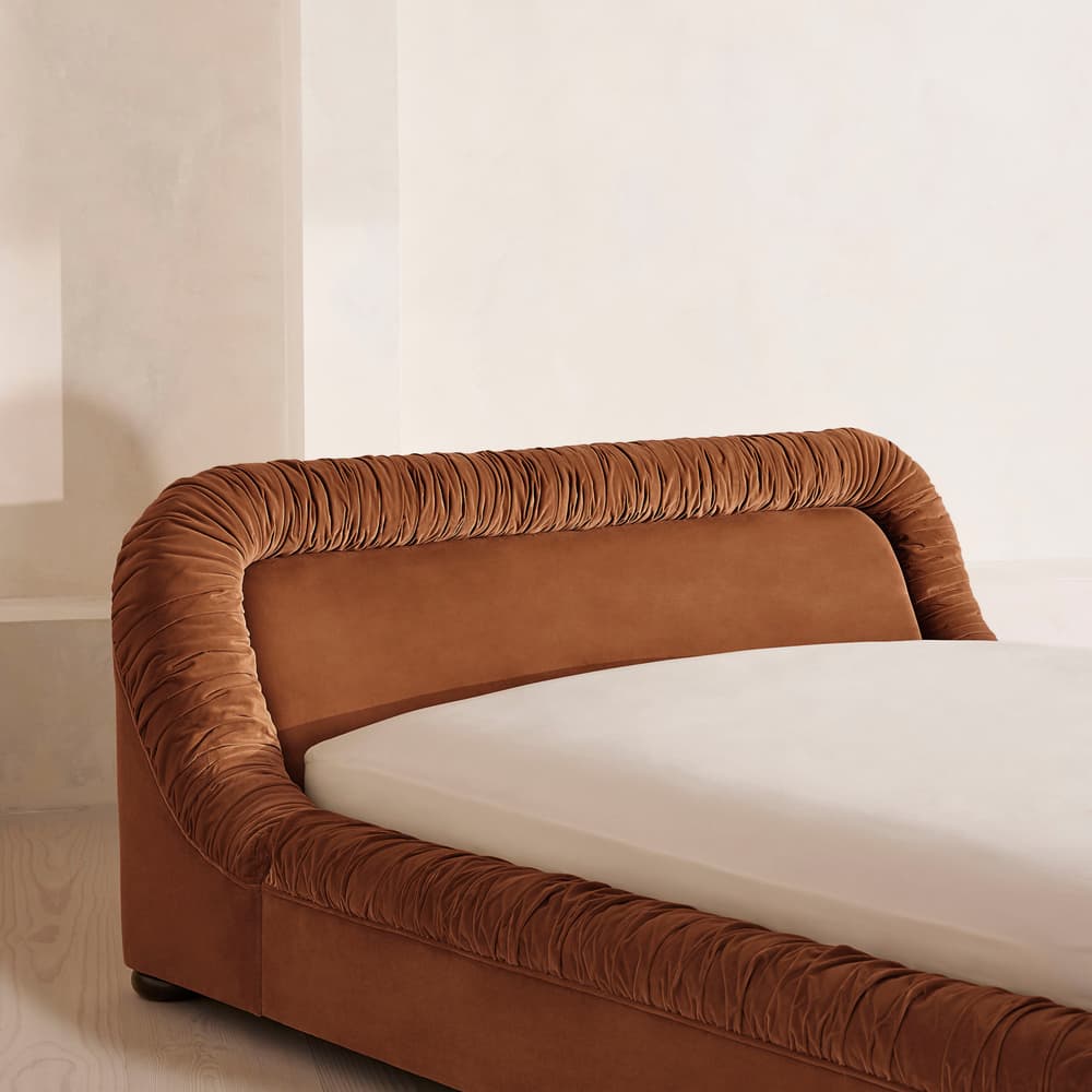 Vara Bed - Queen - Velvet - Cinnamon - US - Images - Image 3