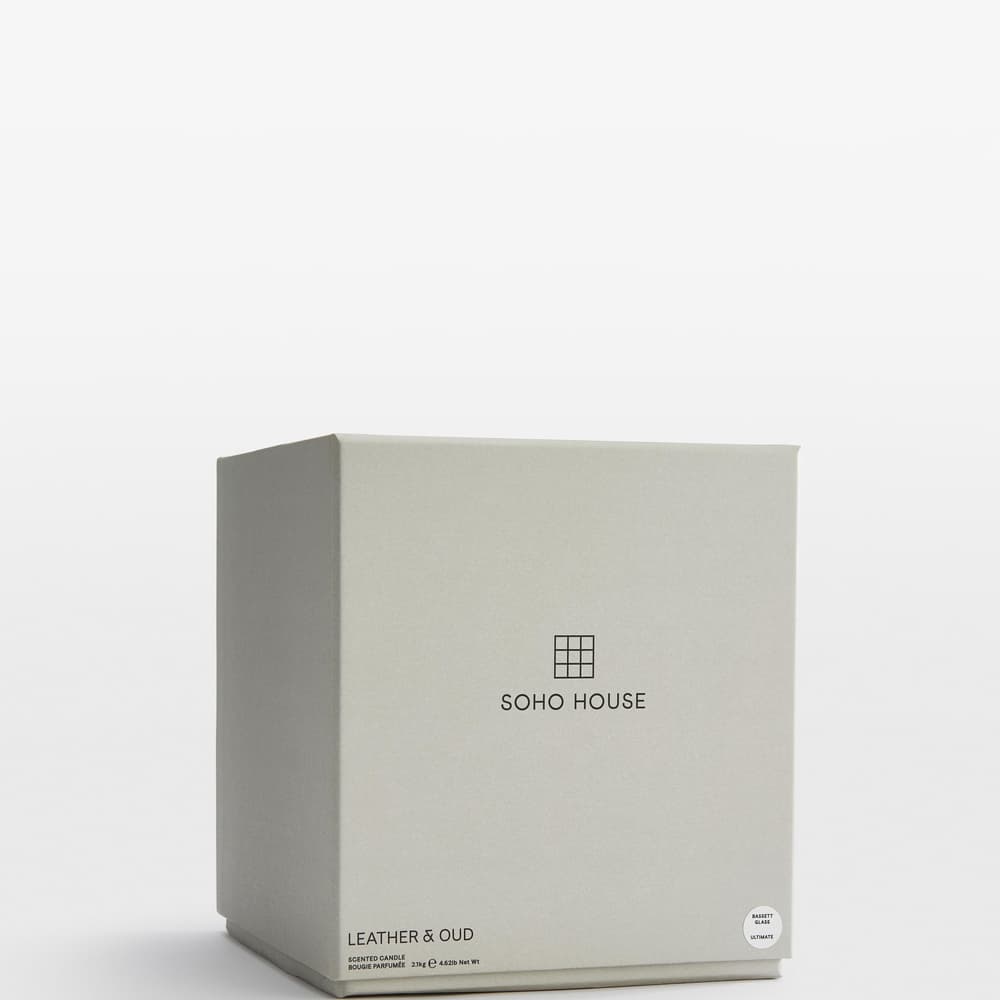 Bassett Leather & Oud Candle - Ultimate 2.1kg - Images - Image 3