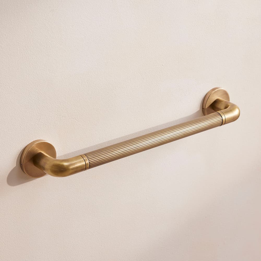 Mayfair Towel Rack - Medium - Images - Image 3