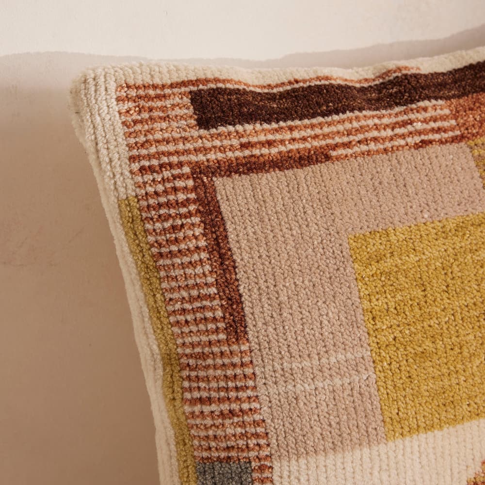 Naomi Cushion - Images - Image 3