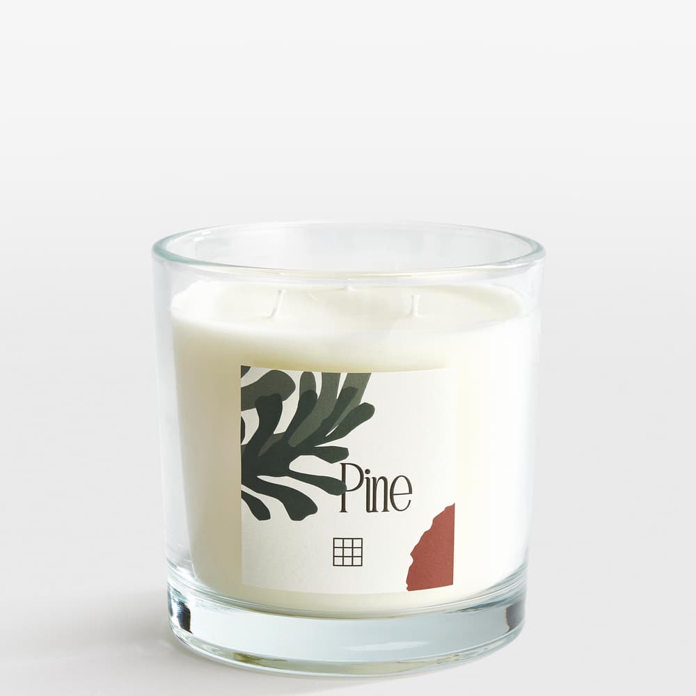 Limited Edition Bassett Pine Candle - 650g - Images - Image 3