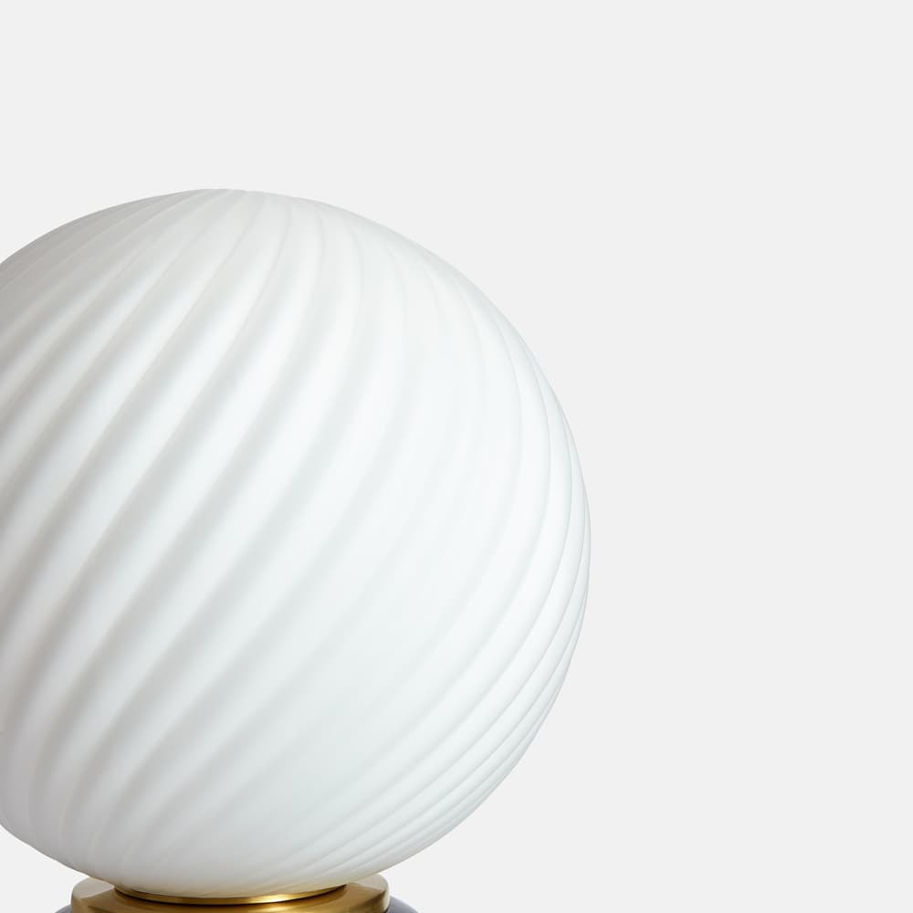 Swirl Table Lamp - Green - Images - Image 3