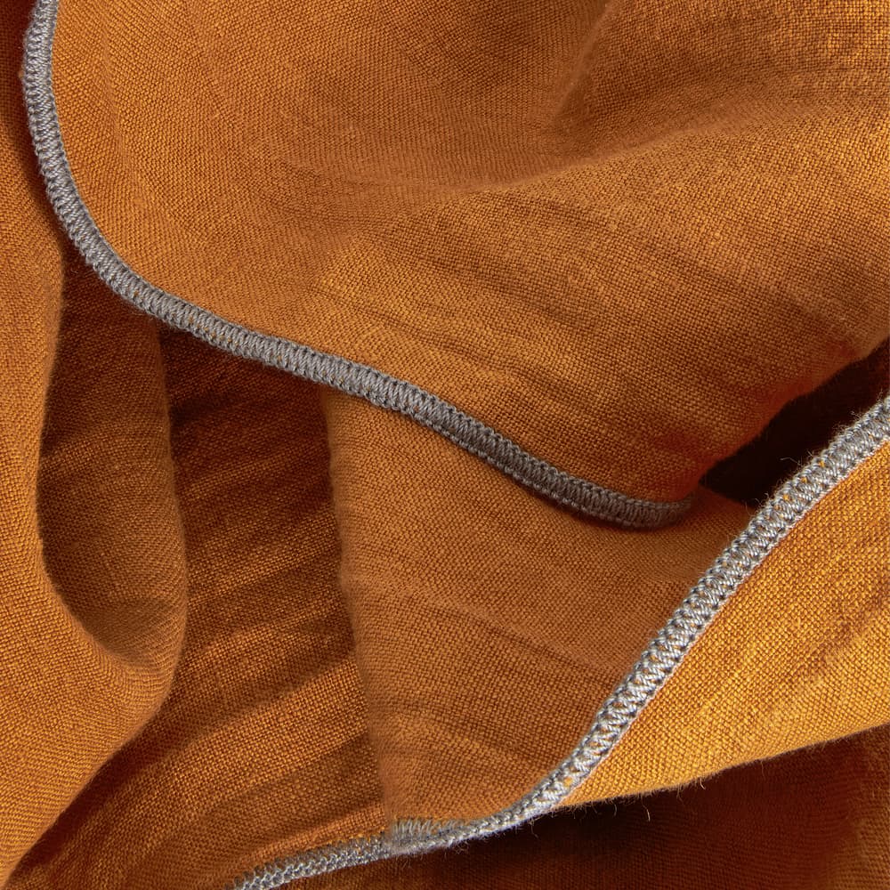 Santiago Linen Table Runner - Rust - Images - Image 3