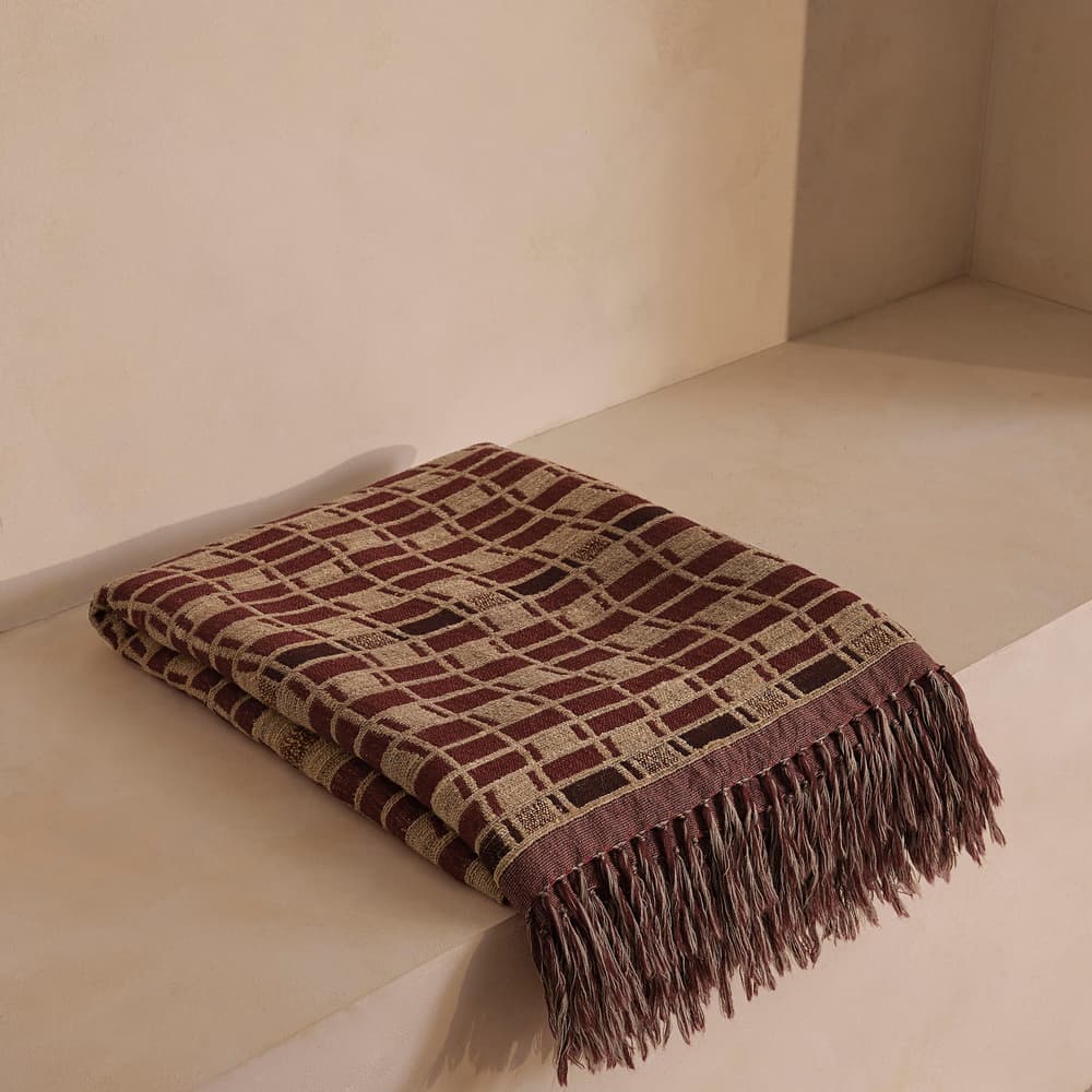 Erin Throw - Listing - Image 3