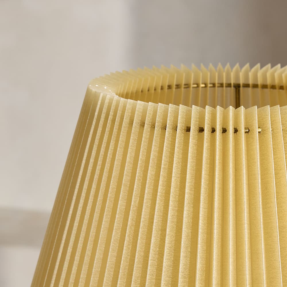 Facet Table Lamp - Images - Image 3