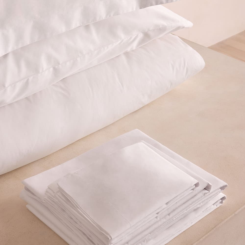 Microdown and Bedlinen Set - Double - UK - Images - Image 3