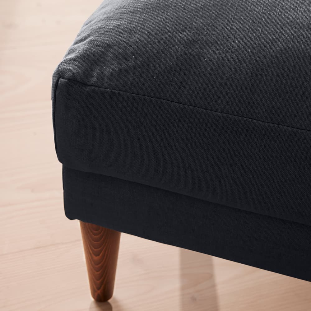 Reya Ottoman - Linen - Indigo - Images - Image 3