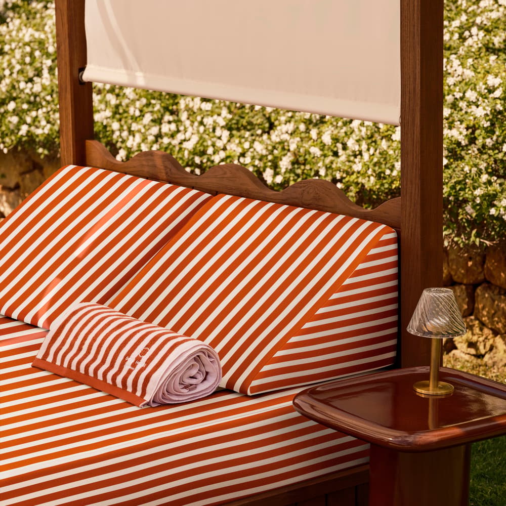 House Pool Towel - Shoreditch - Lifestyle - Image 3