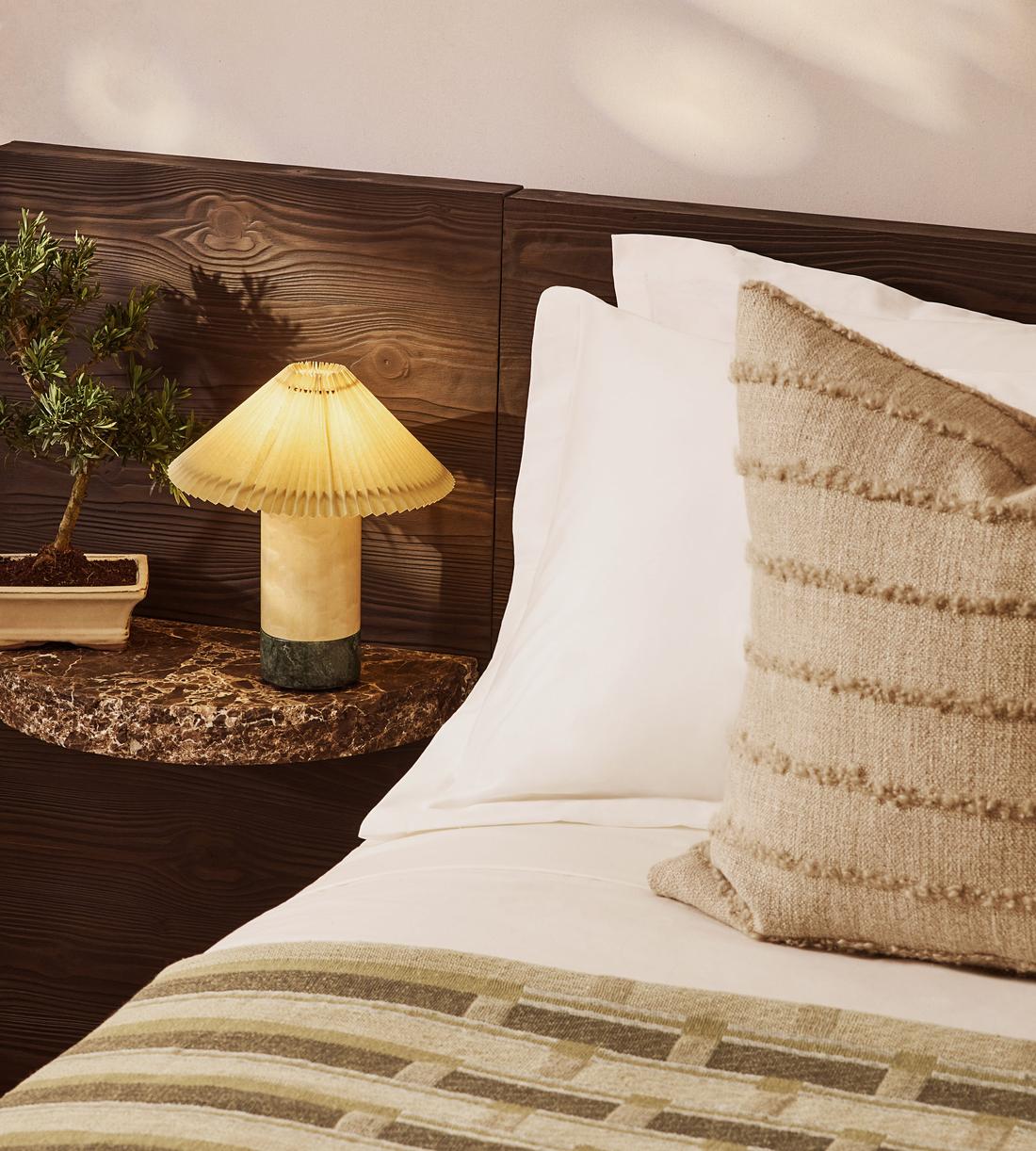Torren Bed - Queen - US - Images - Image 4