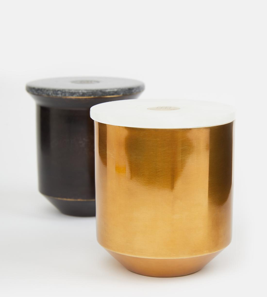 Turin Leather and Oud Candle Antique Brass - Large 500g - Images - Image 4