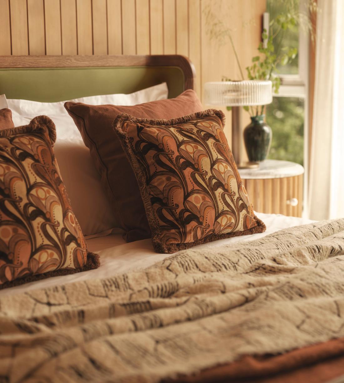 Belsa Bed - Super king - Velvet - Olive - Lifestyle - Image 2