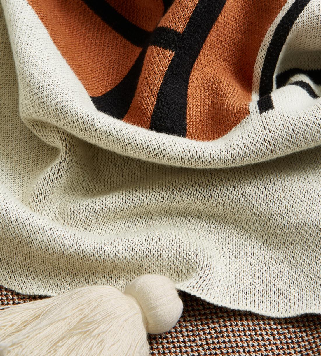 Edgar Throw - Images - Image 3