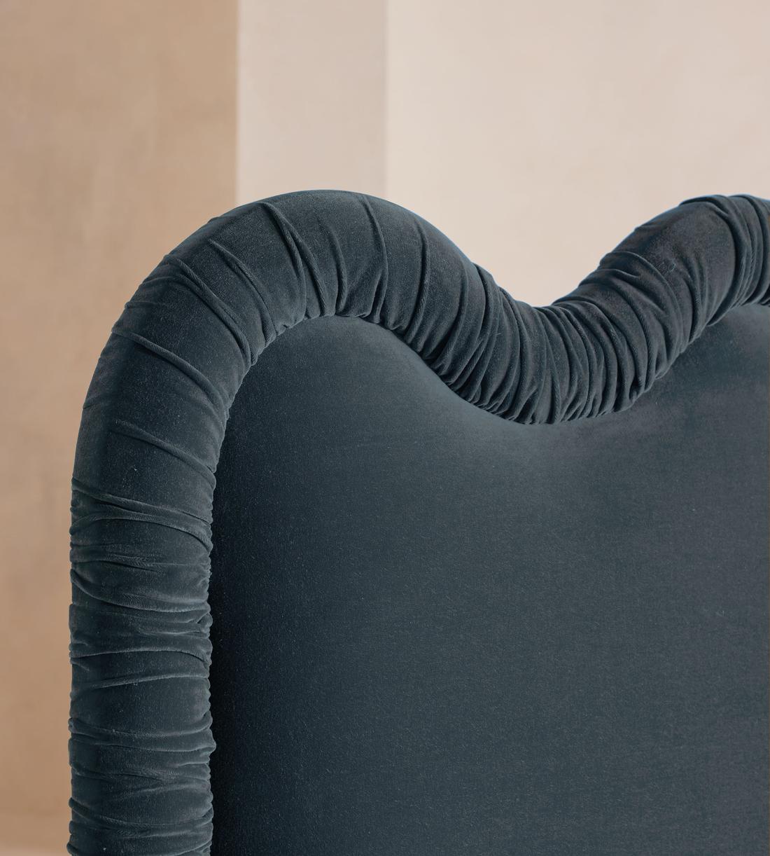 Tristan Bed - Queen - Velvet - Grey Blue - US - Images - Image 3