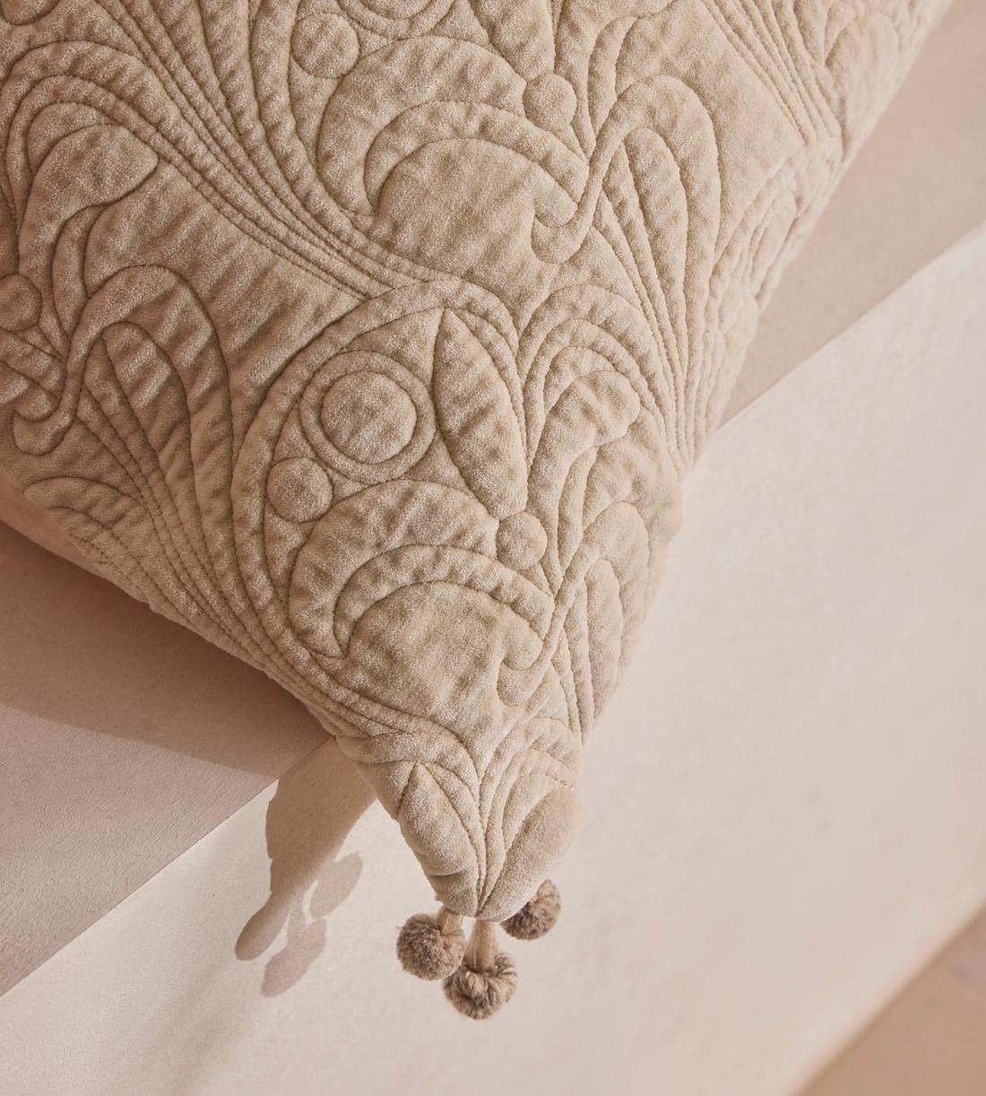 Obie Large Square Pillowcase - Cream - Images - Image 7