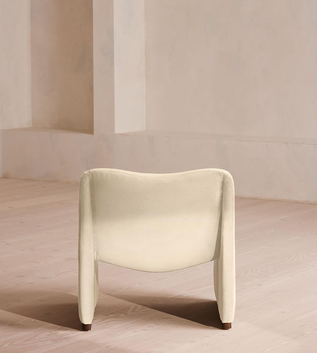 Lovett Armchair - Velvet - Porcelain - Images - Image 4