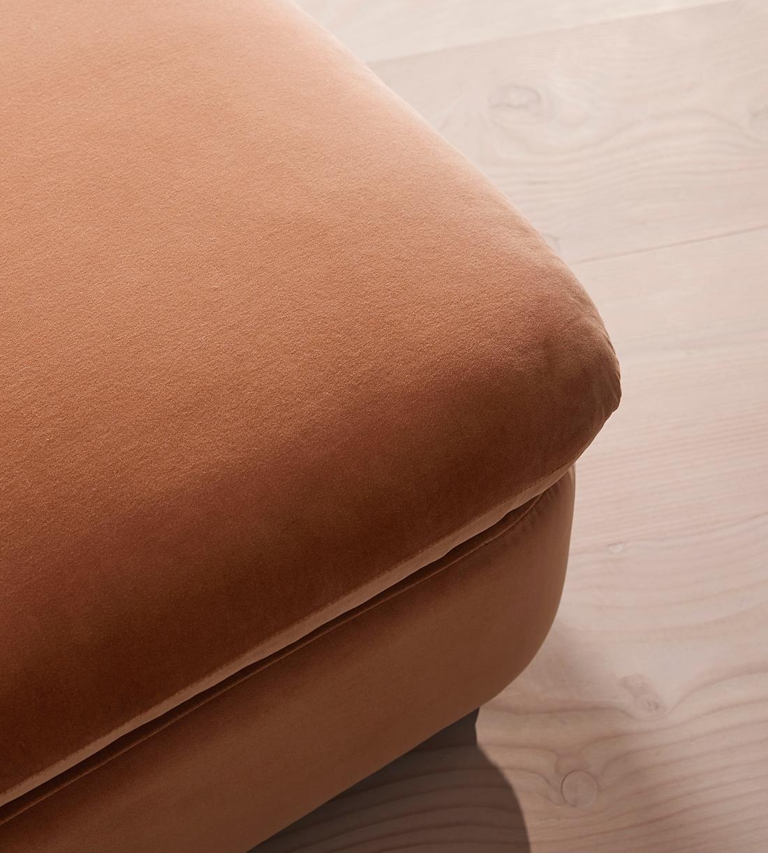 Rava Ottoman - Velvet - Antique Rose - Images - Image 4
