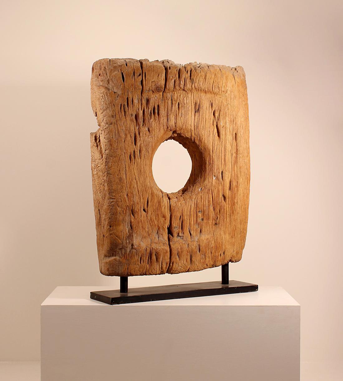 Vintage Weathered Sculpture - Wood - Images - Image 3