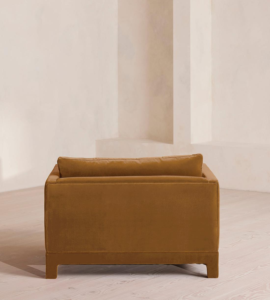 Ashford Loveseat - Velvet - Mustard - Images - Image 4