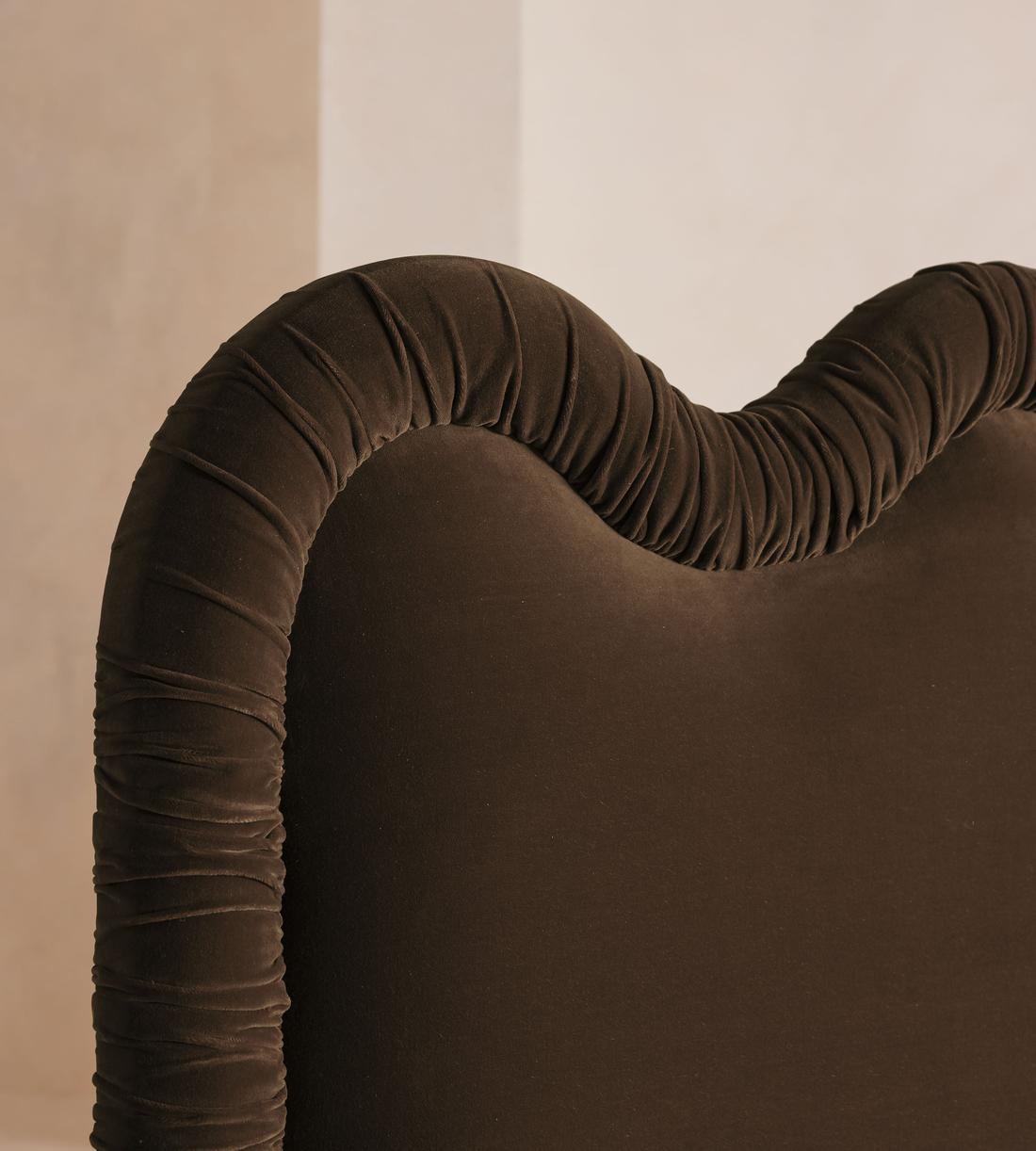 Tristan Bed - King - Velvet - Chocolate - US - Images - Image 3