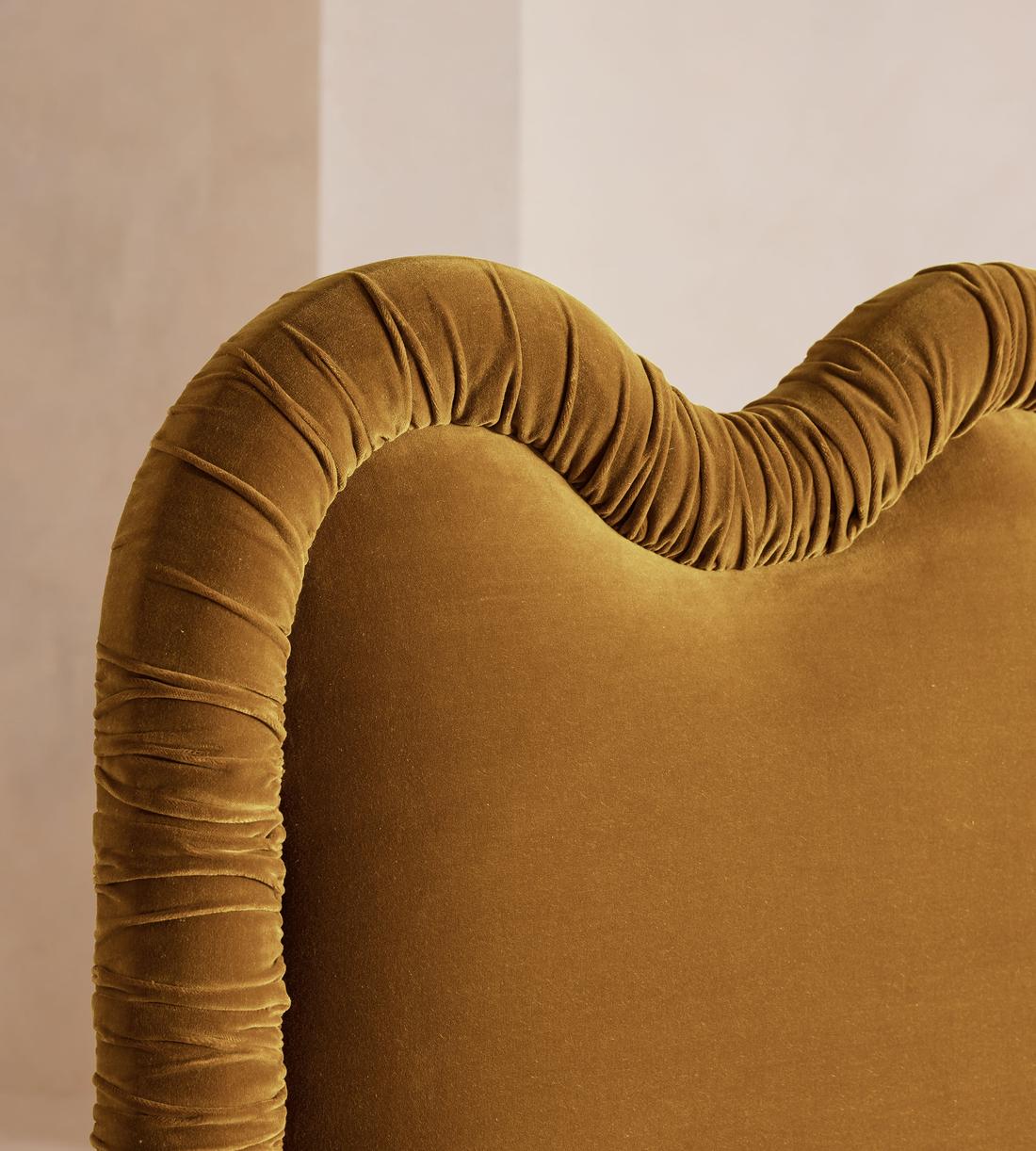 Tristan Bed - King - Velvet - Mustard - US - Images - Image 3