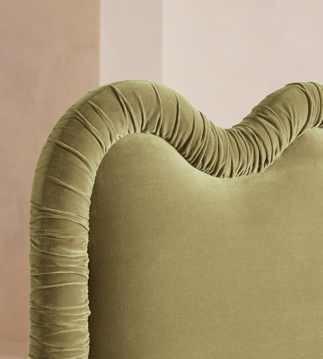 Tristan Bed - King - Velvet - Lichen - US - Images - Image 3